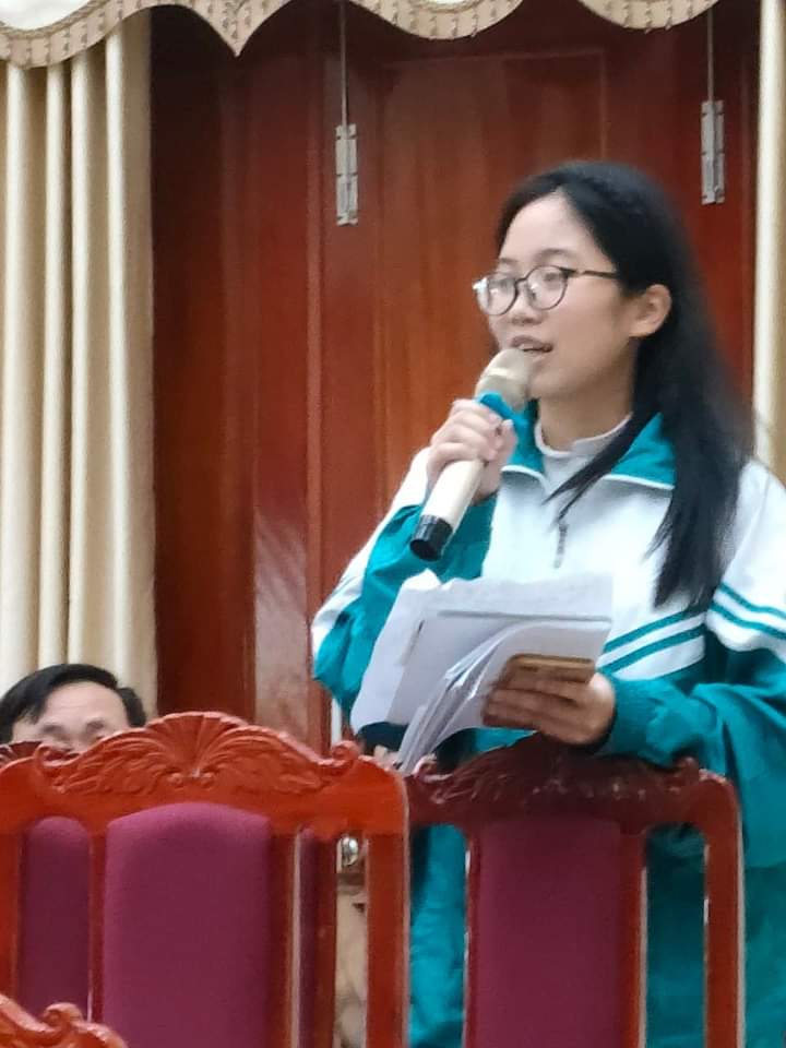 VAI TRÒ CỦA NHÀ TRƯỜNG, GIA ĐÌNH VÀ XÃ HỘI TRONG VIỆC GIÁO DỤC HỌC SINH SỬ DỤNG HIỆU QUẢ MẠNG XÃ HỘI