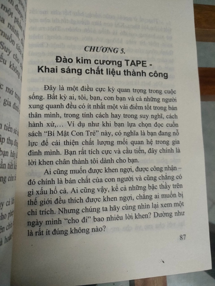 Sách Bí mật con trẻ - Trần Quốc Phúc