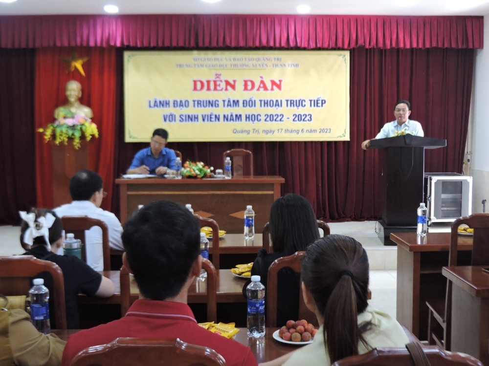 Diễn đàn đối thoại trực tiếp với Sinh viên