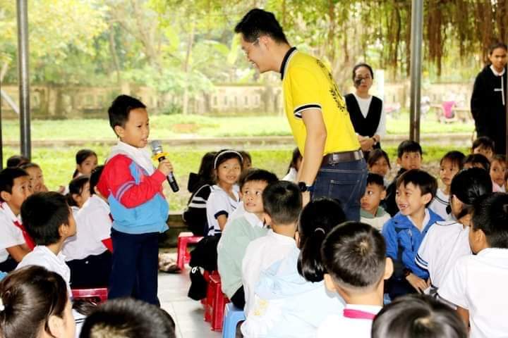 Vân tay của chúng ta chứa đựng những dấu vết độc đáo, không chỉ là về mặt vật lý mà còn phản ánh những đặc điểm tinh thần, sở thích và kỹ năng. 