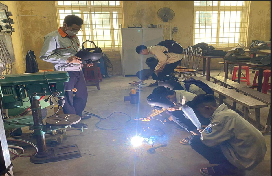 TRUNG TÂM GDNN-GDTX HUYỆN VĨNH LINH VỚI SỨ MỆNH ĐÀO TẠO NGHỀ CHO NGƯỜI LAO ĐỘNG