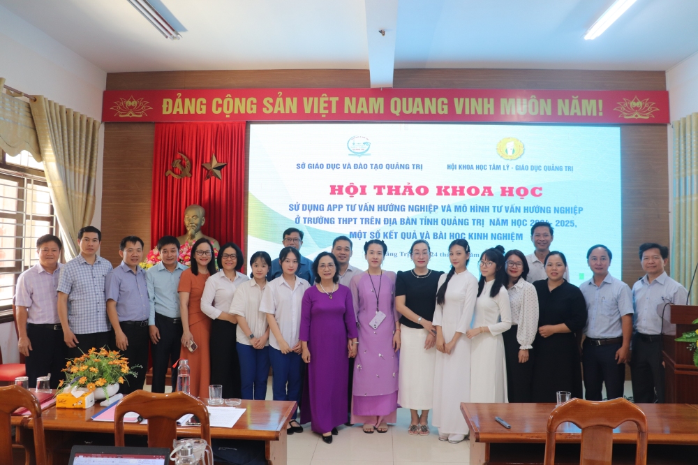 HỘI THẢO KHOA HỌC SỬ DỤNG APP TƯ VẤN HƯỚNG NGHIỆP VÀ MÔ HÌNH TƯ VẤN HƯỚNG NGHIỆP Ở TRƯỜNG THPT