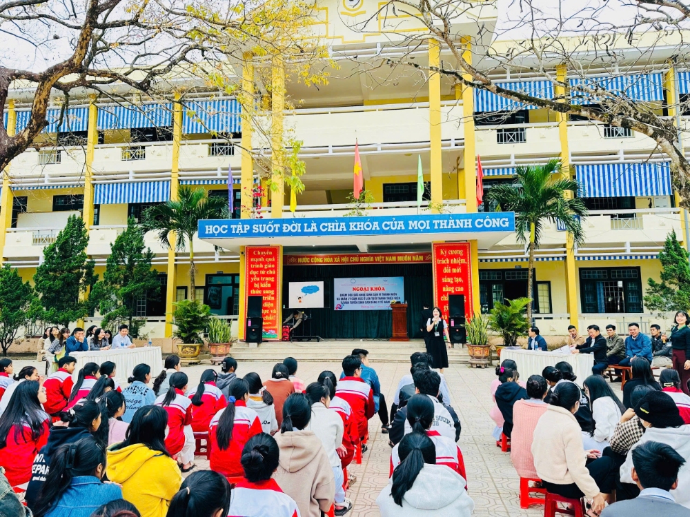 KHÁM PHÁ SỨC KHOẺ SINH SẢN VÀ QUẢN LÝ CẢM XÚC: CHƯƠNG TRÌNH NGOẠI KHOÁ DÀNH CHO THANH THIẾU NIÊN CỦA TRƯỜNG CAO ĐẲNG Y TẾ QUẢNG TRỊ