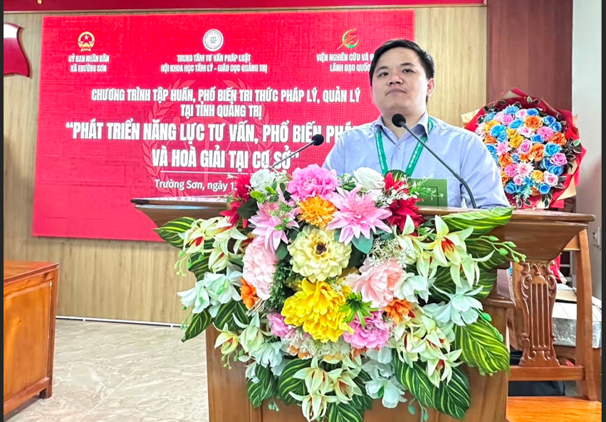 ThS. Nguyễn Hữu Long, Viện trưởng Viện Nghiên cứu và Đào tạo Lãnh đạo Quốc tế, Giám đốc Trung tâm tư vấn pháp luật Hội giảng 04 chuyên đề cho học viên về nâng cao năng lực tư vấn, phổ biến pháp luật và hoài giải cơ sở